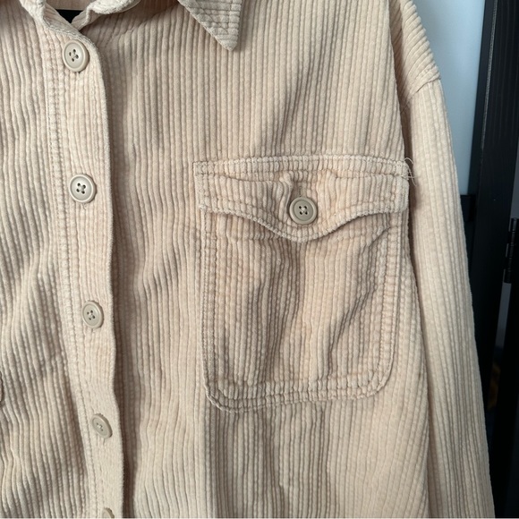 american eagle crop corduroy button down in tan sz small - Picture 4 of 4